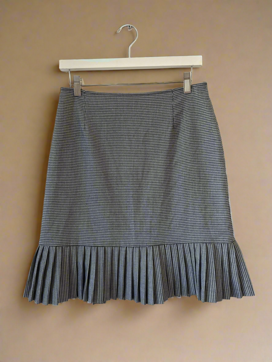 90s Briggs Houndstooth Skirt with Pleated Flounce