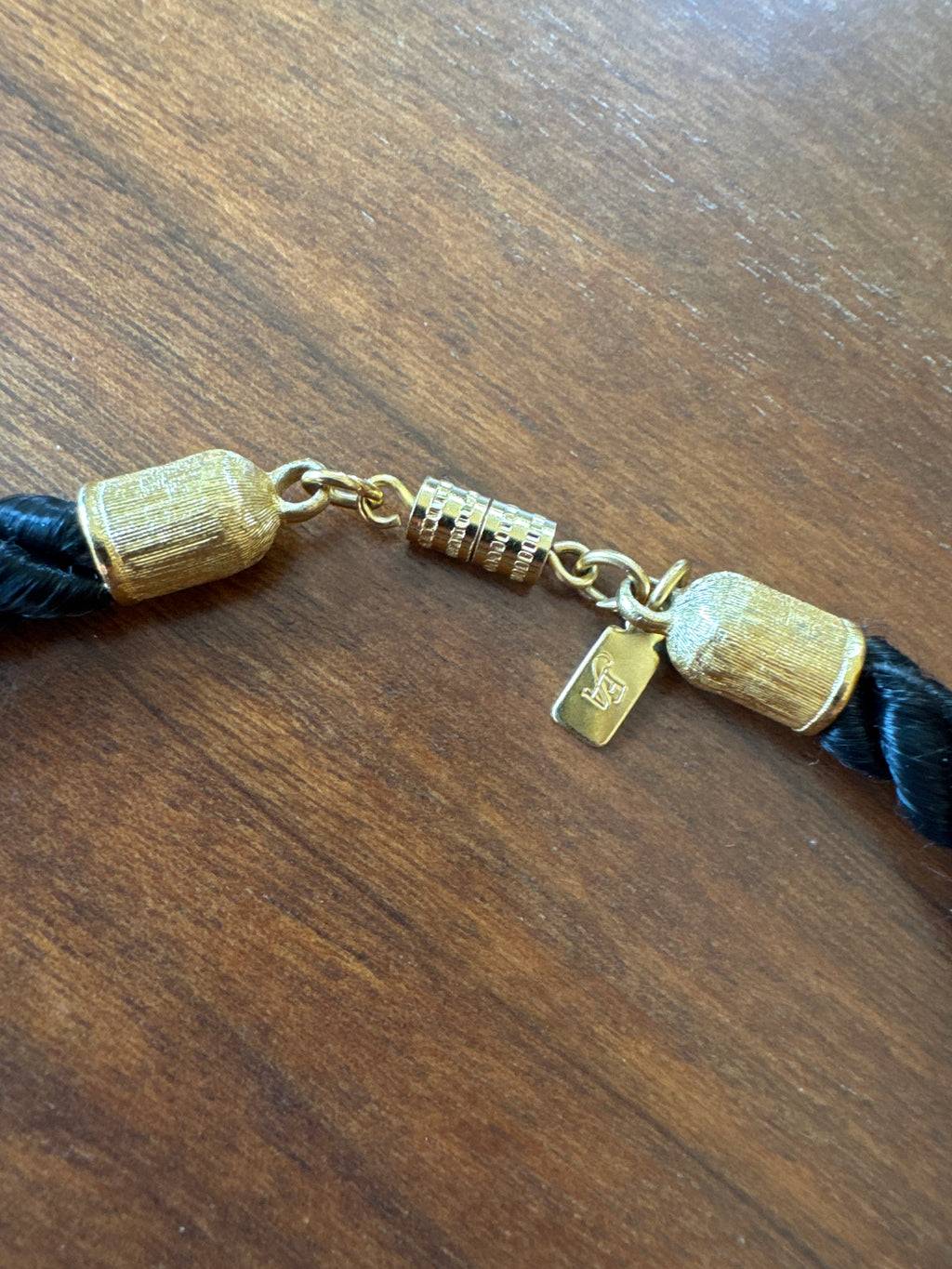 90s Elizabeth Arden Gold Tone Shell Choker