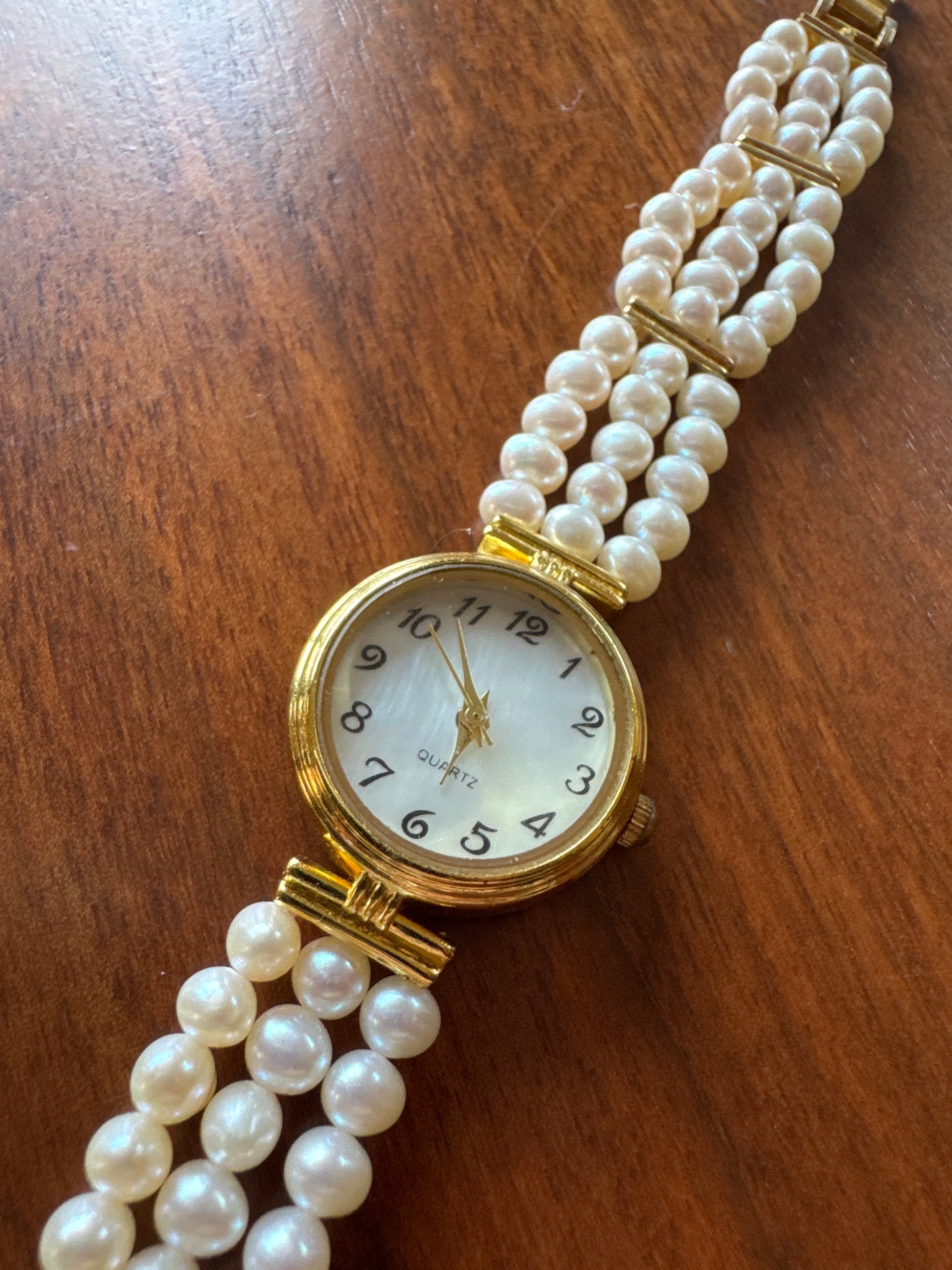 90s Gold Hardware Analog Wristwatch with Pearl Band