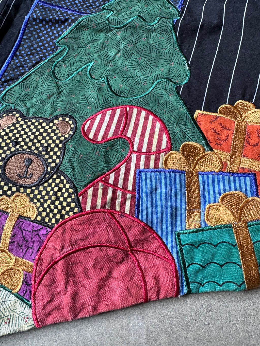 90s Applique Santa Vest