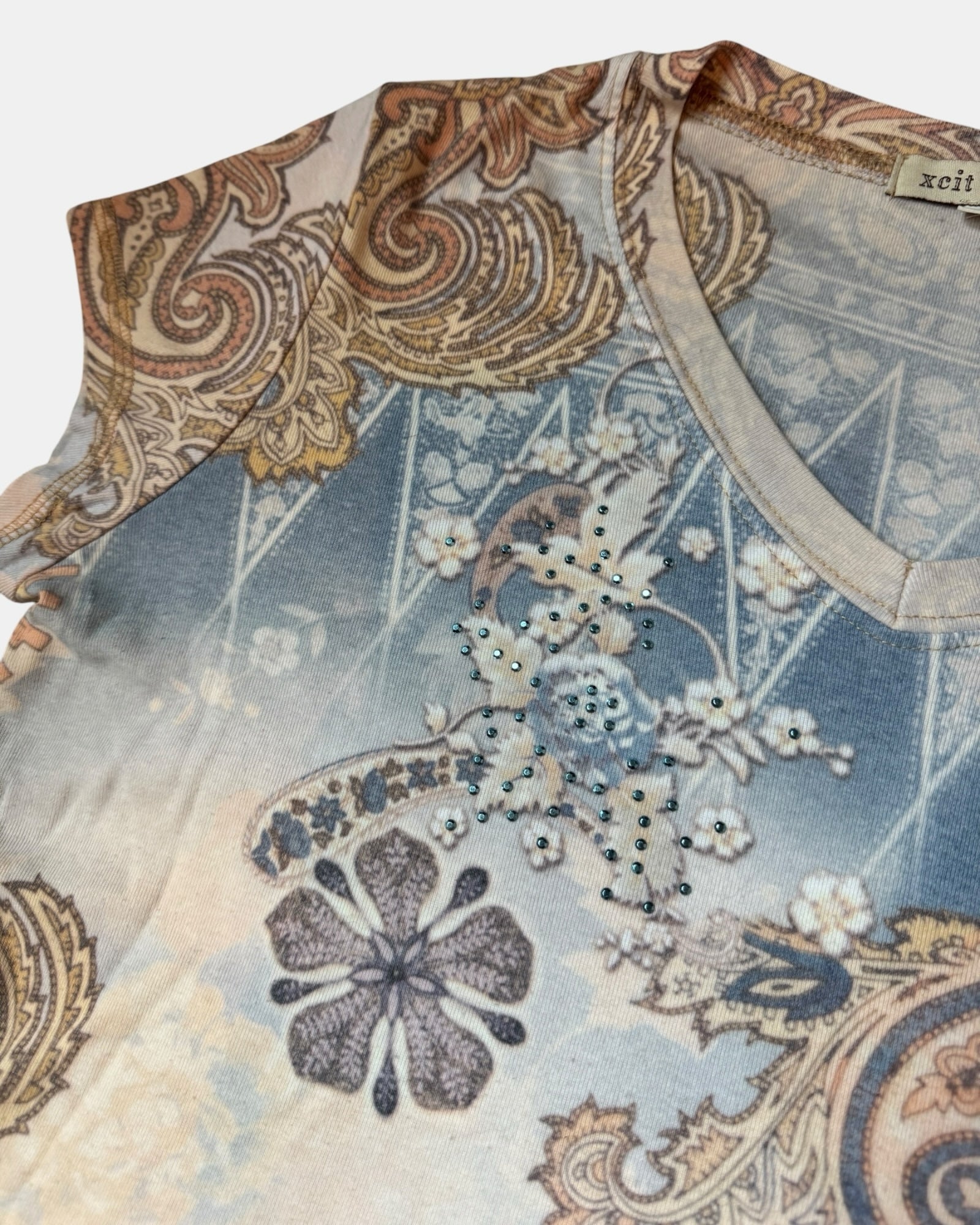 Highway Robbery Vintage xcit u.s.a. blue paisley floral V-neck top with rhinestone embellishments
